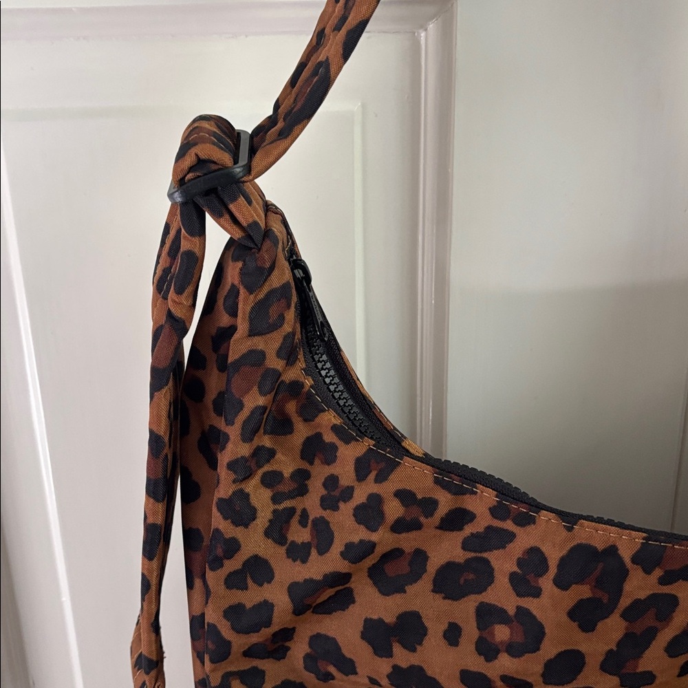 Leopard print bag from Baggu NWT - Picture 2 of 4